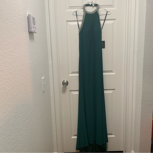 NWT MAC DUGGAL HALTER RHINESTONE ACCENTED EVENING GOWN - Picture 6 of 15